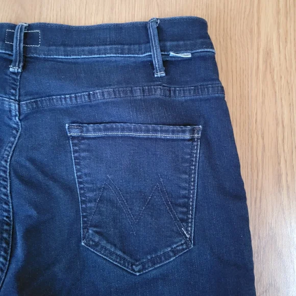 Mother The Hustler Roller Sneak Jeans in Karaoke In Kyoto - Picture 6 of 8